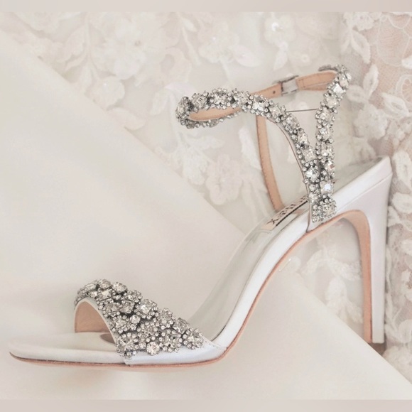 Badgley Mischka Galia Size White Satin - Picture 6 of 17